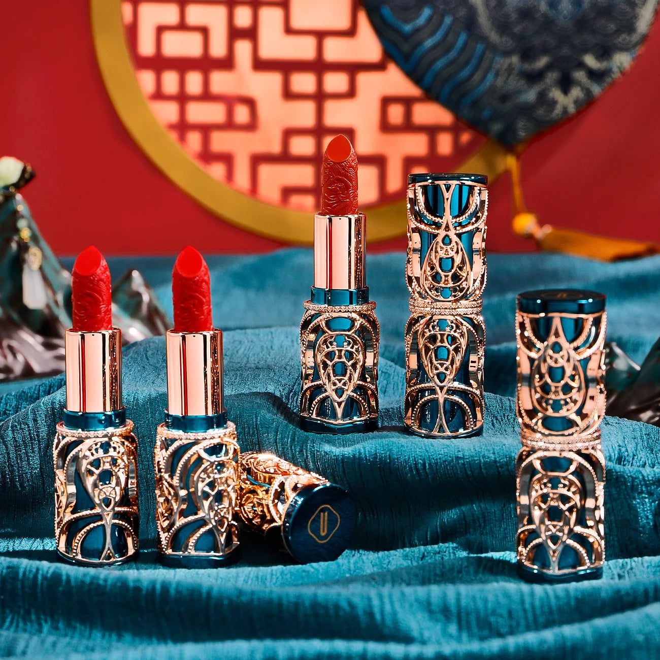 Vintage Country Style Carved Lipstick Set